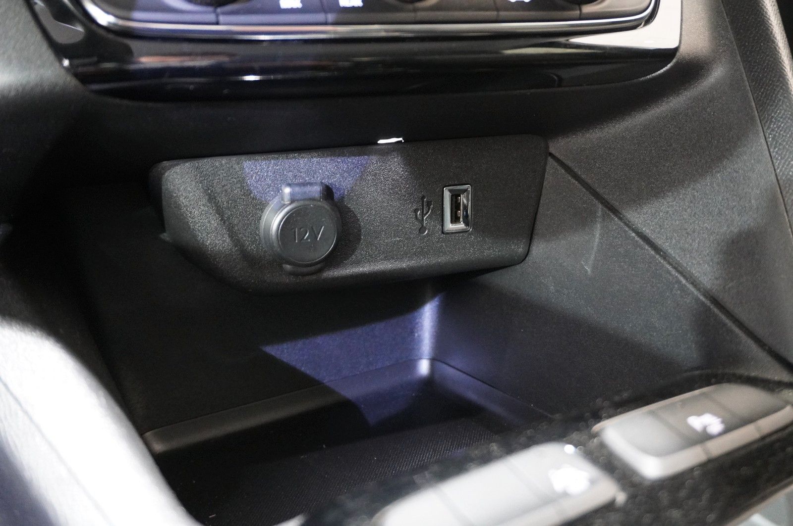 Fahrzeugabbildung Opel Corsa-e  EDITION 7,4kw/50kwh/Wärmepumpe