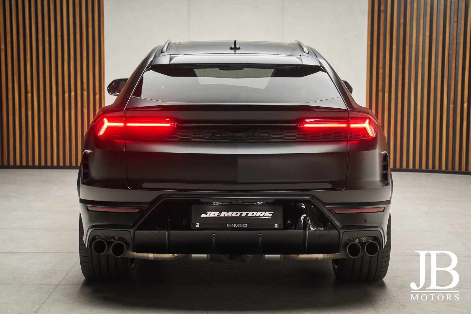 Fahrzeugabbildung Lamborghini Urus SE Panorama 3D B&O Carbon 23 Zoll