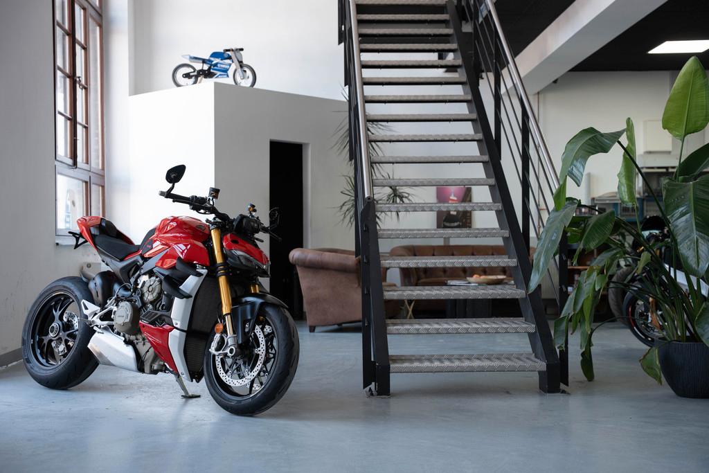 Ducati Streetfighter V4S | TOP | 1 Hand |