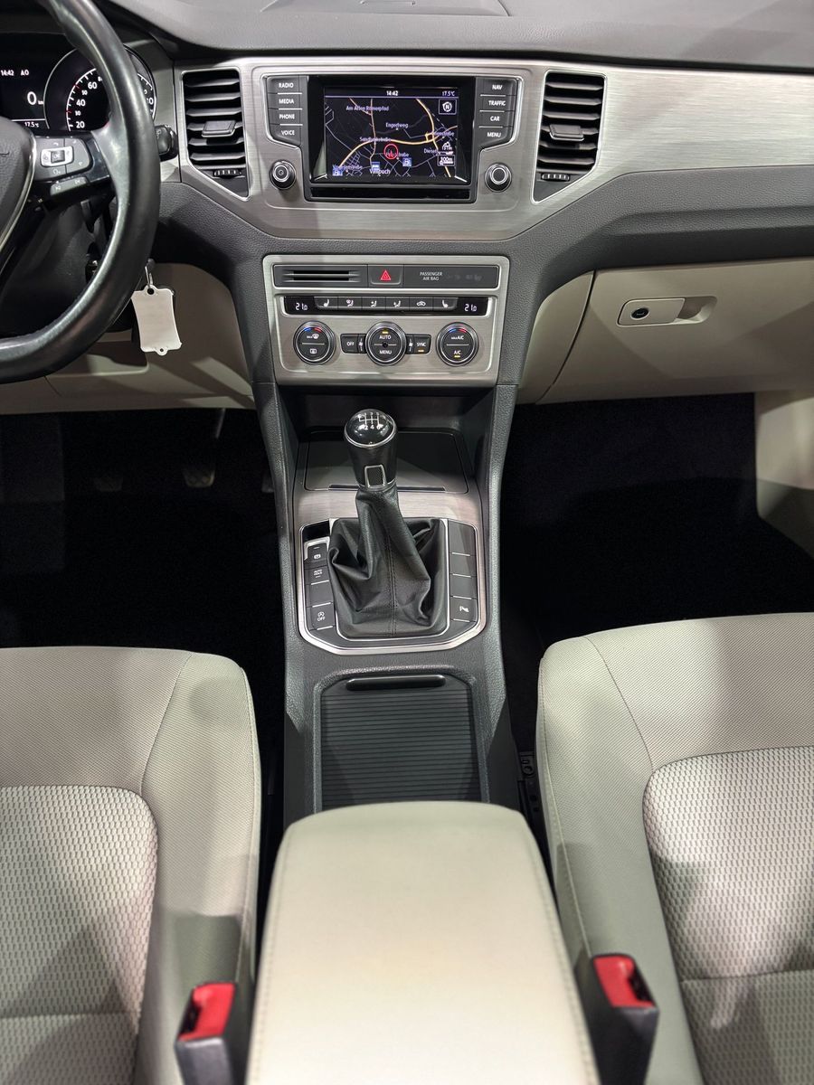 Fahrzeugabbildung Volkswagen Golf Sportsvan Comfortline #Kamera#Tempomat#Navi