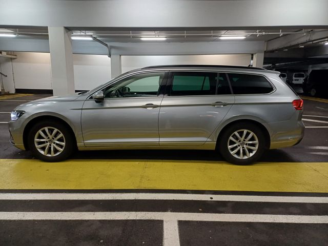VW Passat Variant Business*Kamera*LED*Massag*ACC*Na