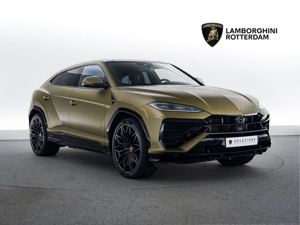 Lamborghini Urus — hlavná fotografia