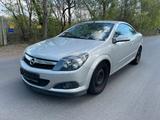 Opel Astra Twintop 1,8 Liter Automatik - Opel Astra mit Benzin-Antrieb: Cabrio, Automatik