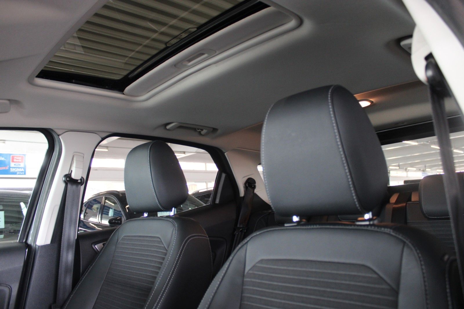 Fahrzeugabbildung Ford EcoSport Titanium NAVI Schiebedach CAM WinterPak