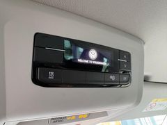 Fahrzeugabbildung Volkswagen T6.1 Multivan Family DSG Navi Standh ACC Cam AHK