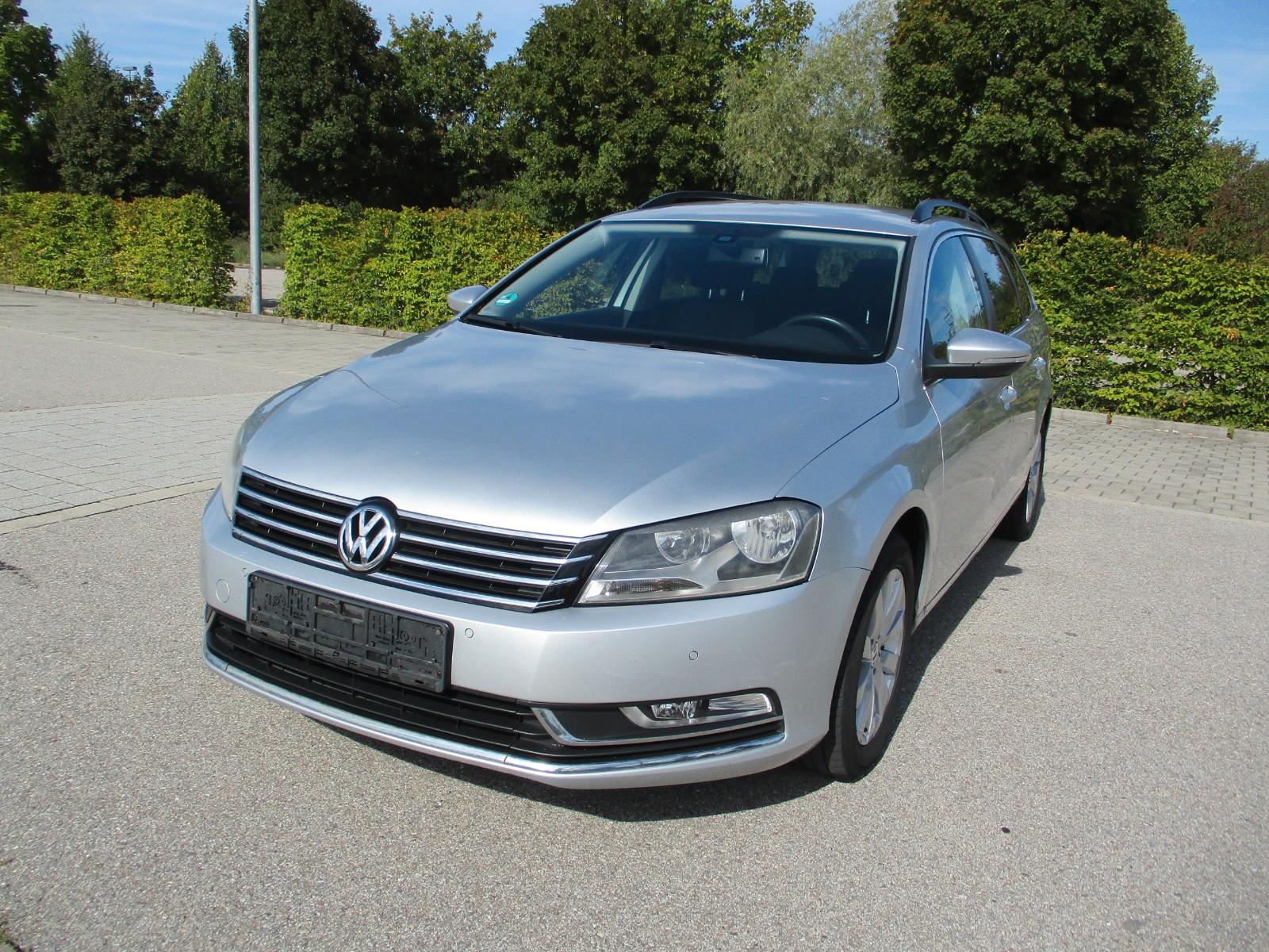 Volkswagen Passat 2011 — салон