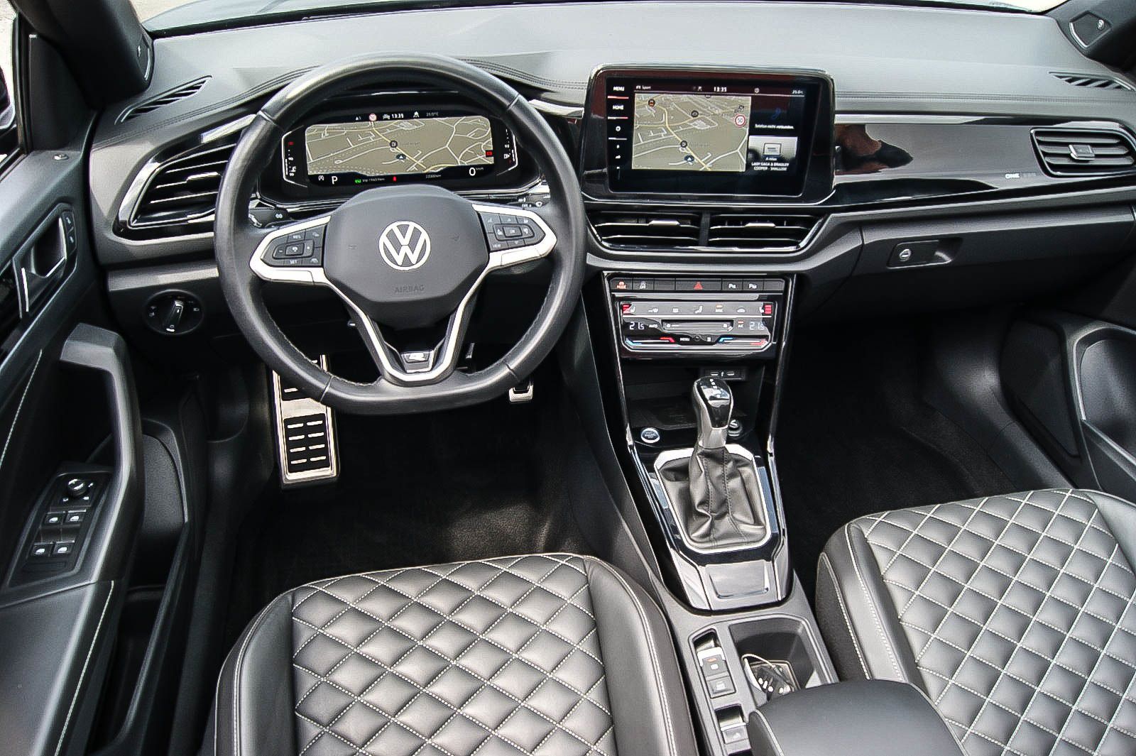 Fahrzeugabbildung Volkswagen T-Roc Cabriolet R-Line Edition Black limited 999