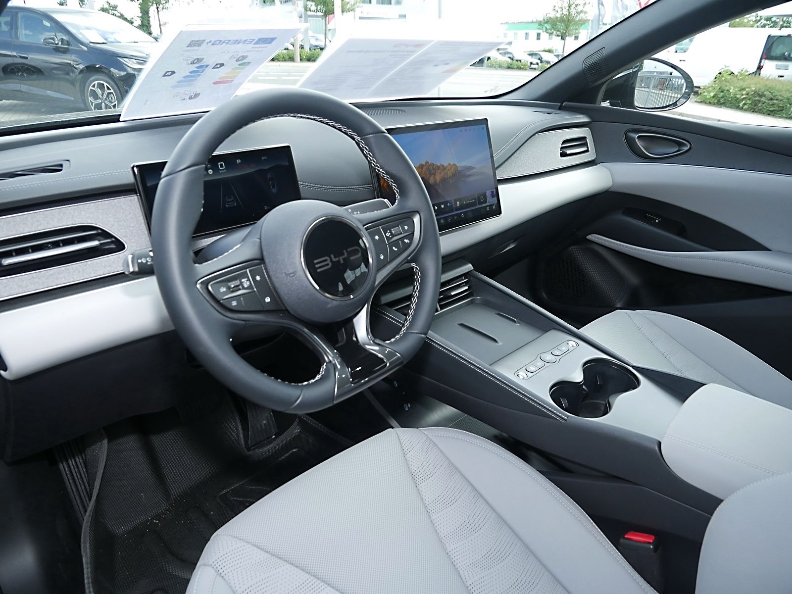 BYD SEAL 6