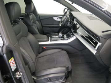 Audi Q8 - 9