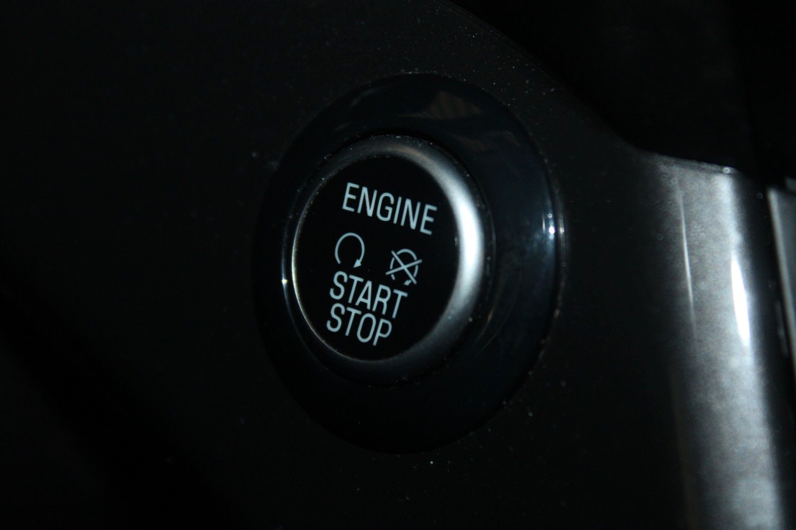 Fahrzeugabbildung Ford C-Max 1,5 Titanium Automatik NAVI AHK WinterPak