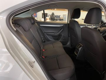 MYAUTOCENTER – Gebraucht- und Jahreswagen mit Werkstattservice in Pfaffenhofen Skoda Octavia Lim. Active *1. Hand*LED*Klima*PDC*TÜV*
