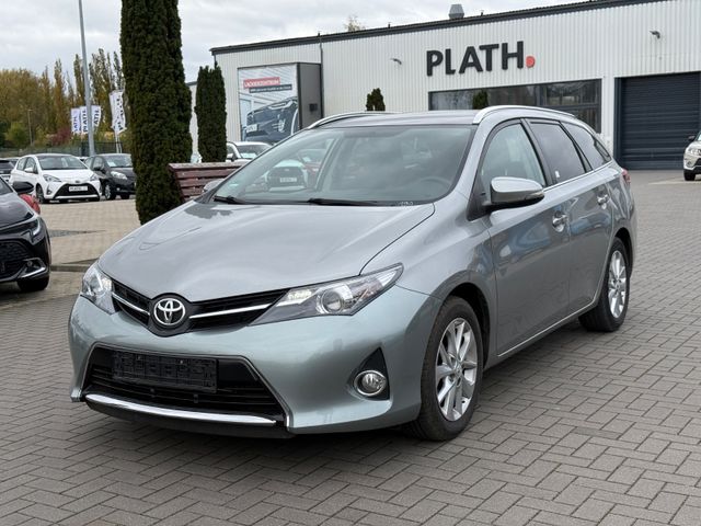 Toyota Auris  Touring Sports Life+