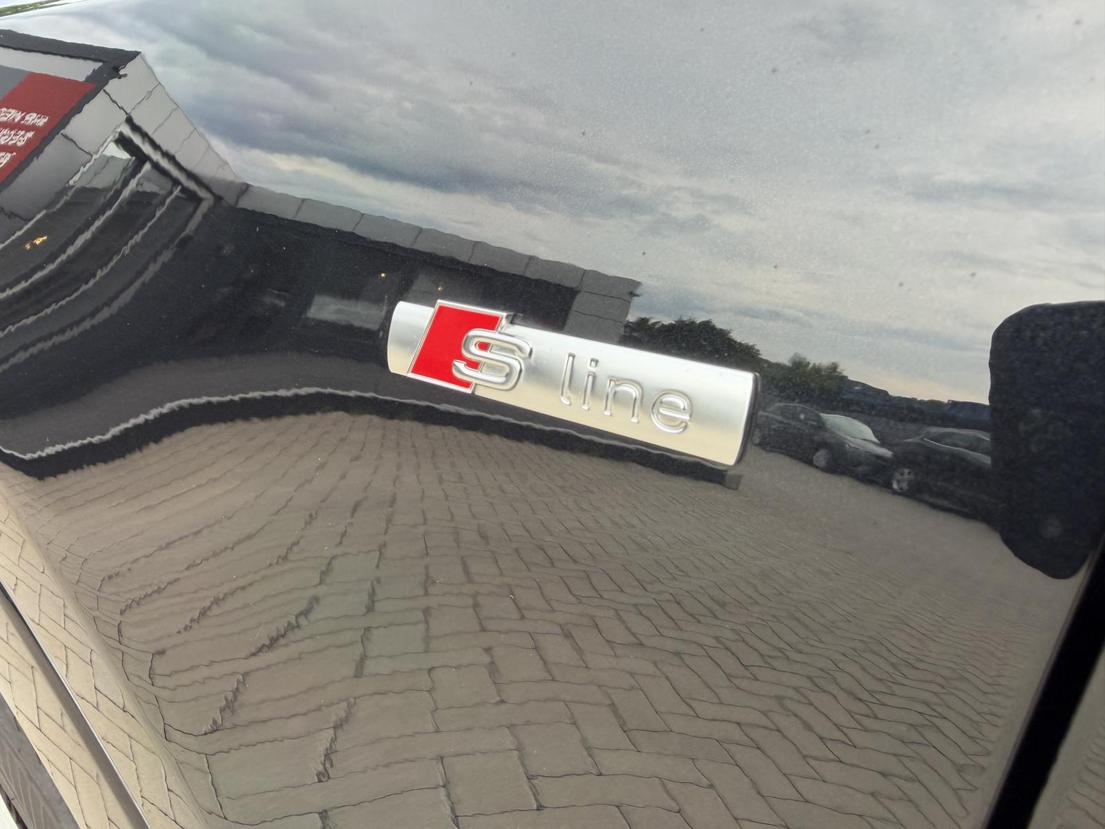 Audi Q3 2.0 TDI quattro S-Line|Alcantara|AHK|Xenon