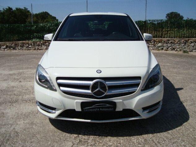 Mercedes-Benz B 180