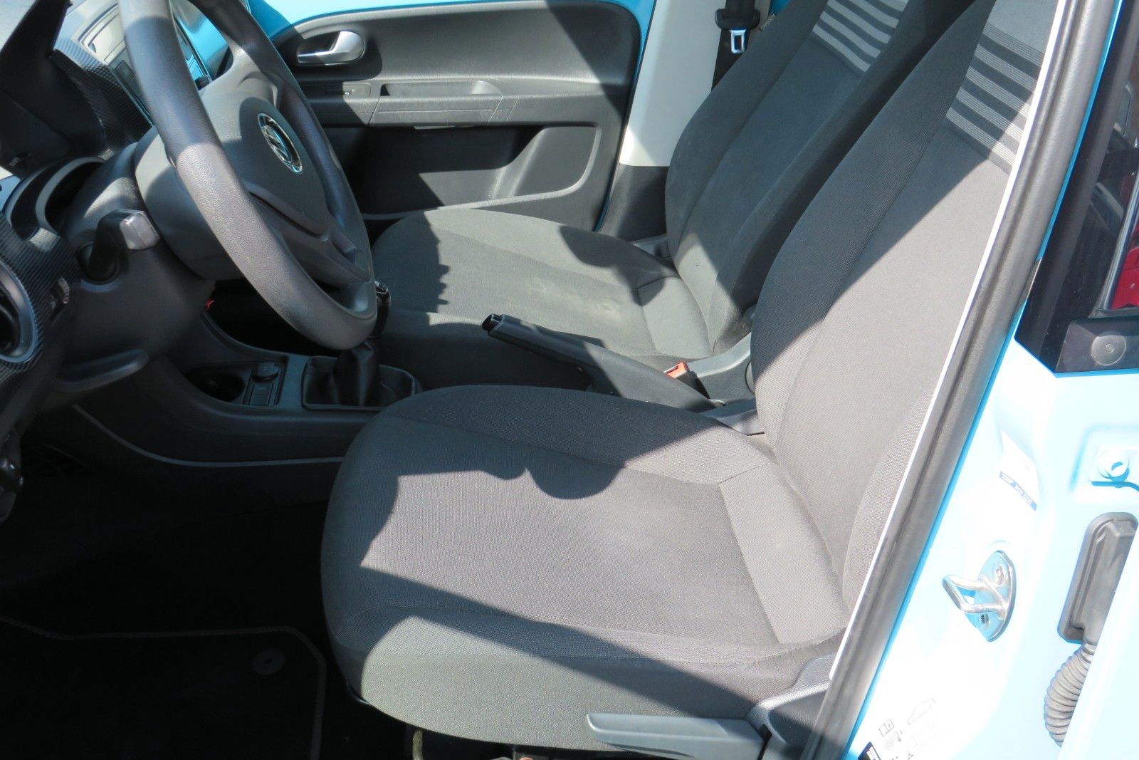 Fahrzeugabbildung Volkswagen up! 4T GJ KLIMA SPURHALTE DAB SCHECKHEFT