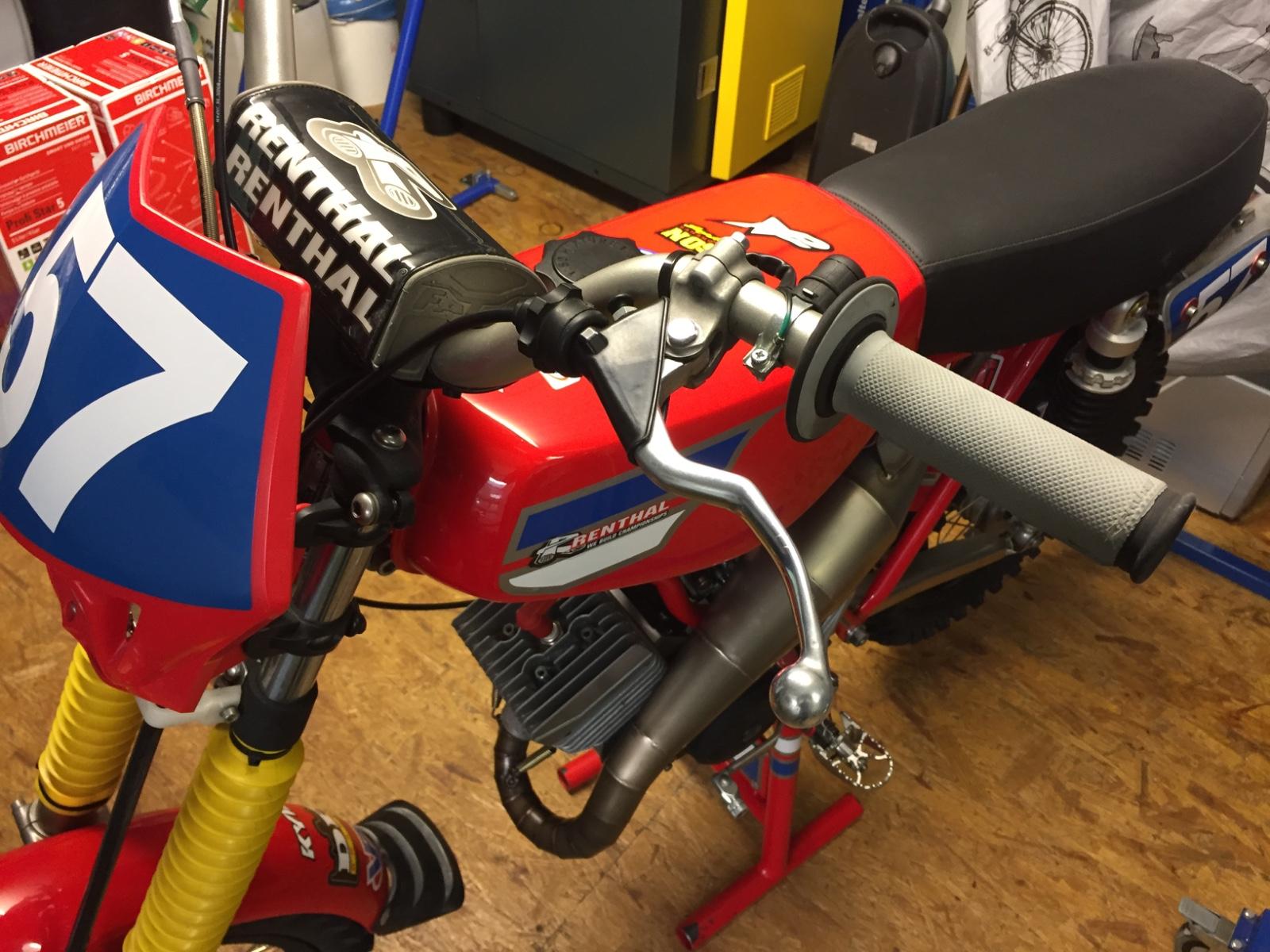 Simson  2010 — салон