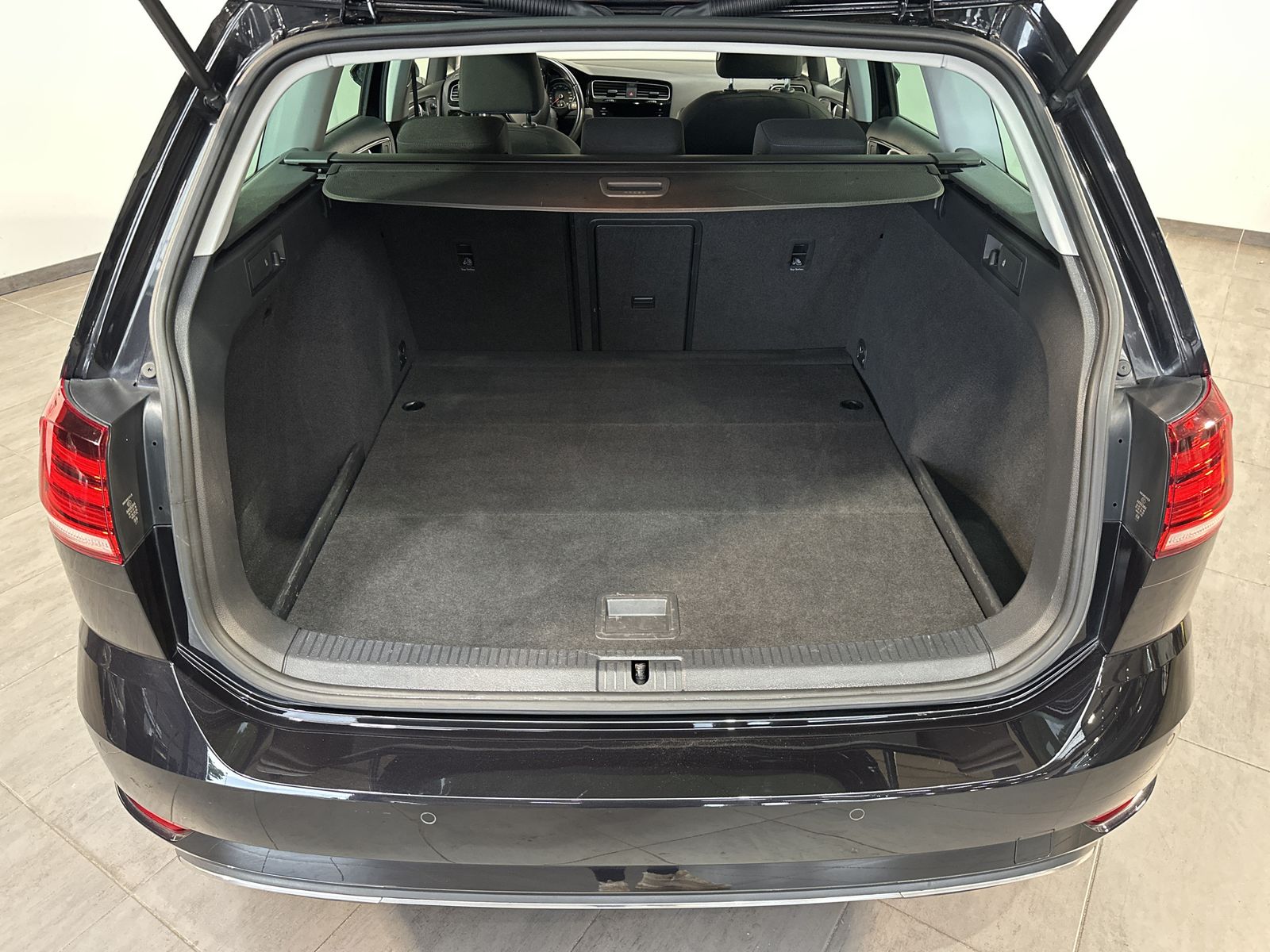 Fahrzeugabbildung Volkswagen Golf Variant 2.0 TDI DSG United NAV+ACC+CARPLAY