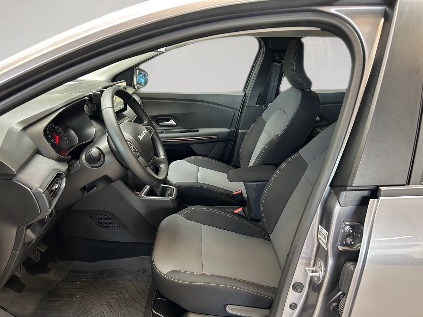 Fahrzeugabbildung Dacia Sandero Stepway Extreme+ TCe 110 inkl. Servicepa