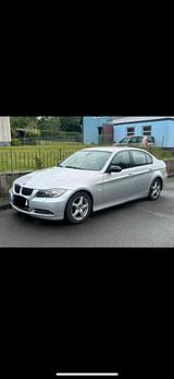 BMW 325İ AUTOMATİK * LEDERAUSSTATTUNG * XE... - BMW 325 in Bonn