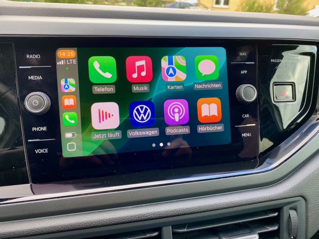 Fahrzeugabbildung Volkswagen Taigo 1.5 DSG R-Line AAC SHZ GJR KAMERA