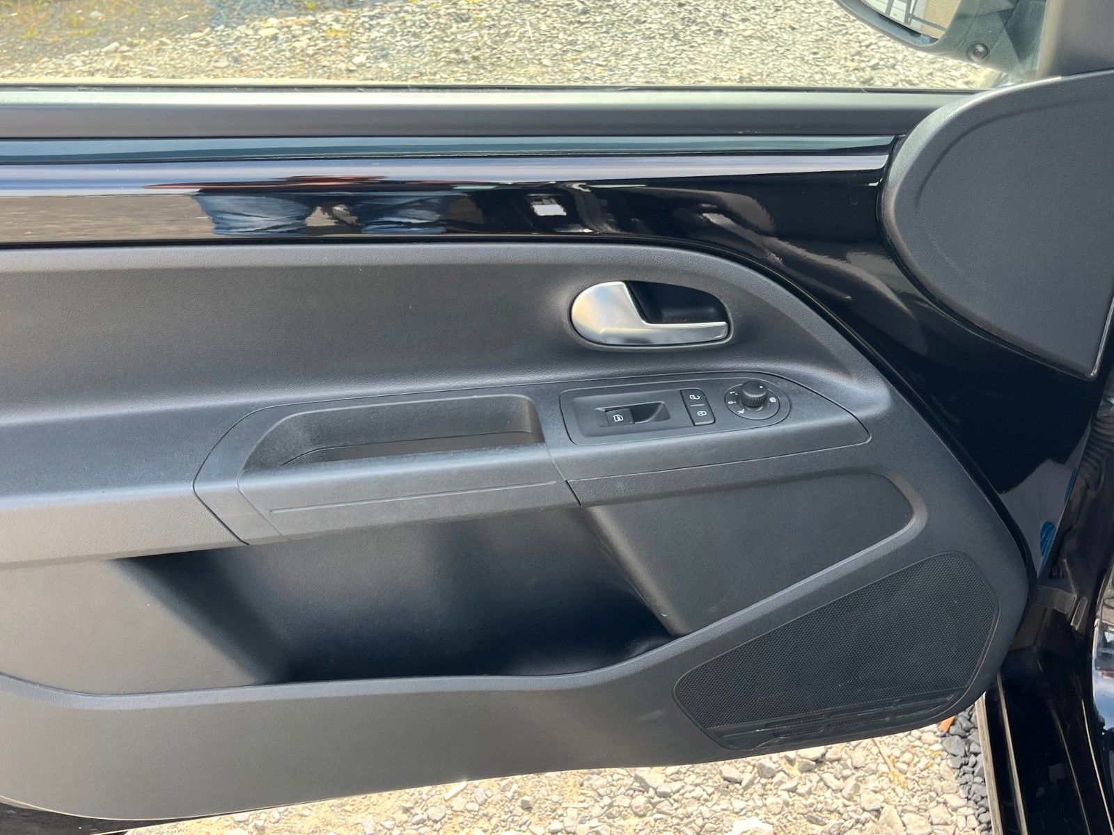 Fahrzeugabbildung Volkswagen up! 1.0 move Aut. Klima Sitzhzg SCHECKHEFT 2.HD