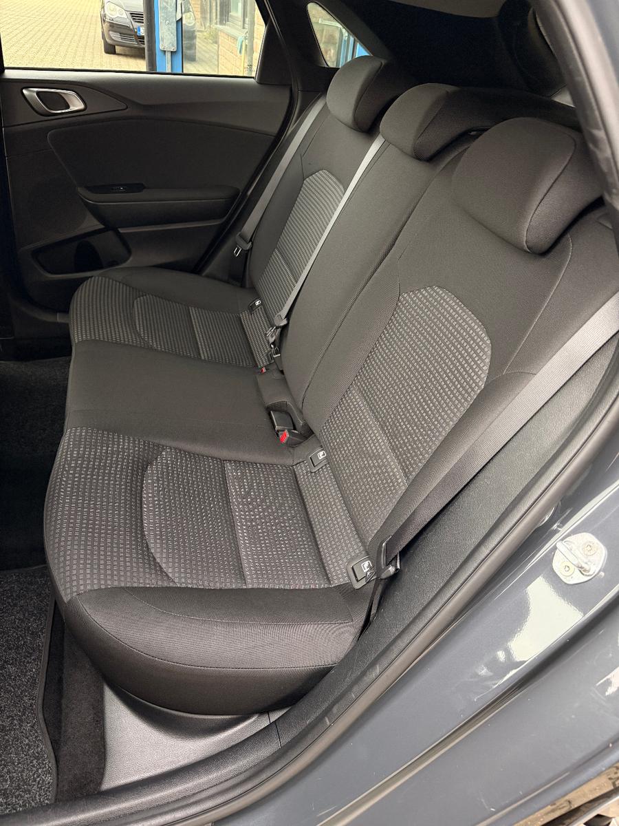 Kia Ceed 1.0 T-GDI 100 Attract/CarPlay/Android/Sitzh