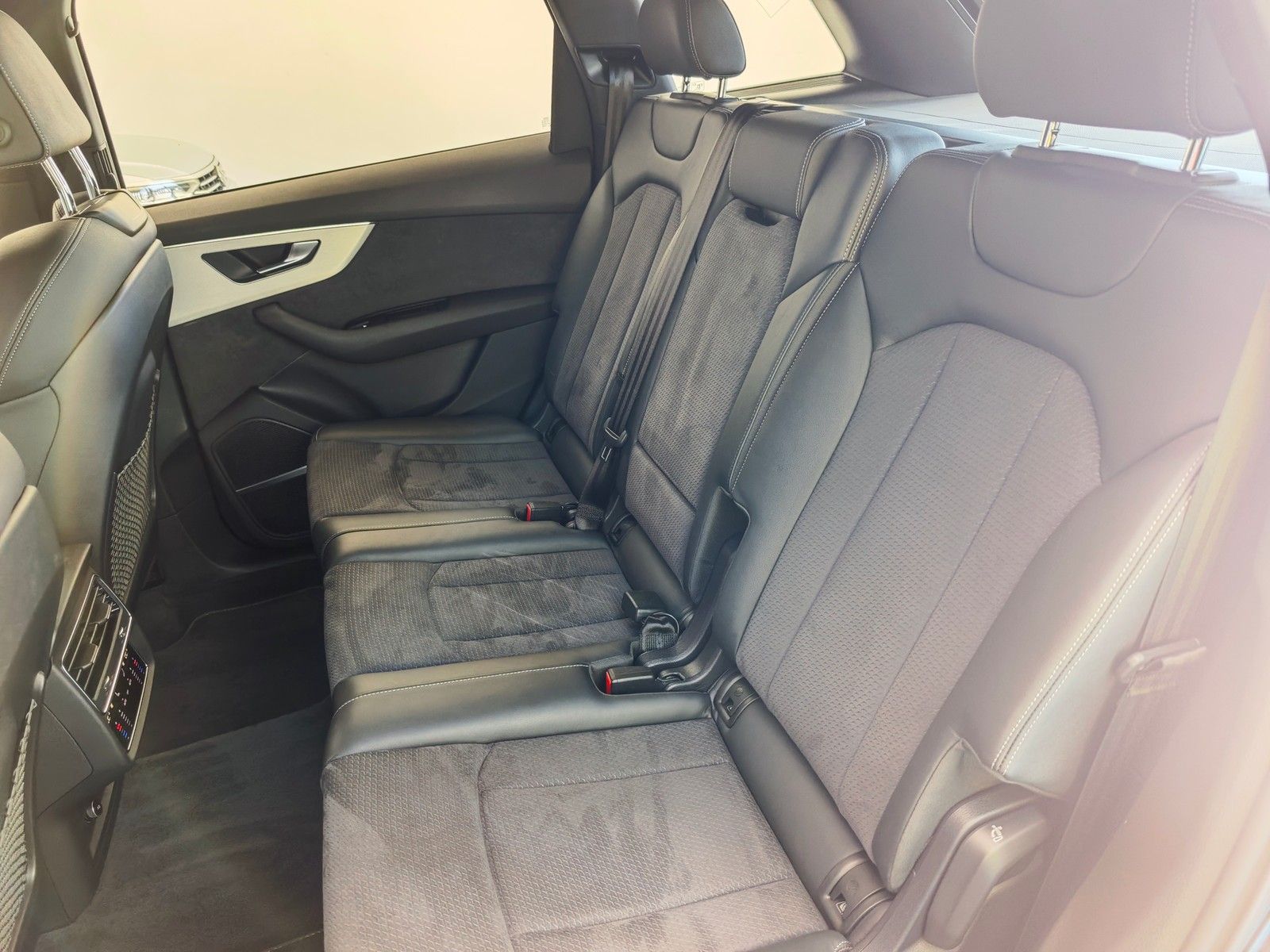 Fahrzeugabbildung Audi Q7 45 TDI quattro S line MATRIX AHK LR ACC NAVI