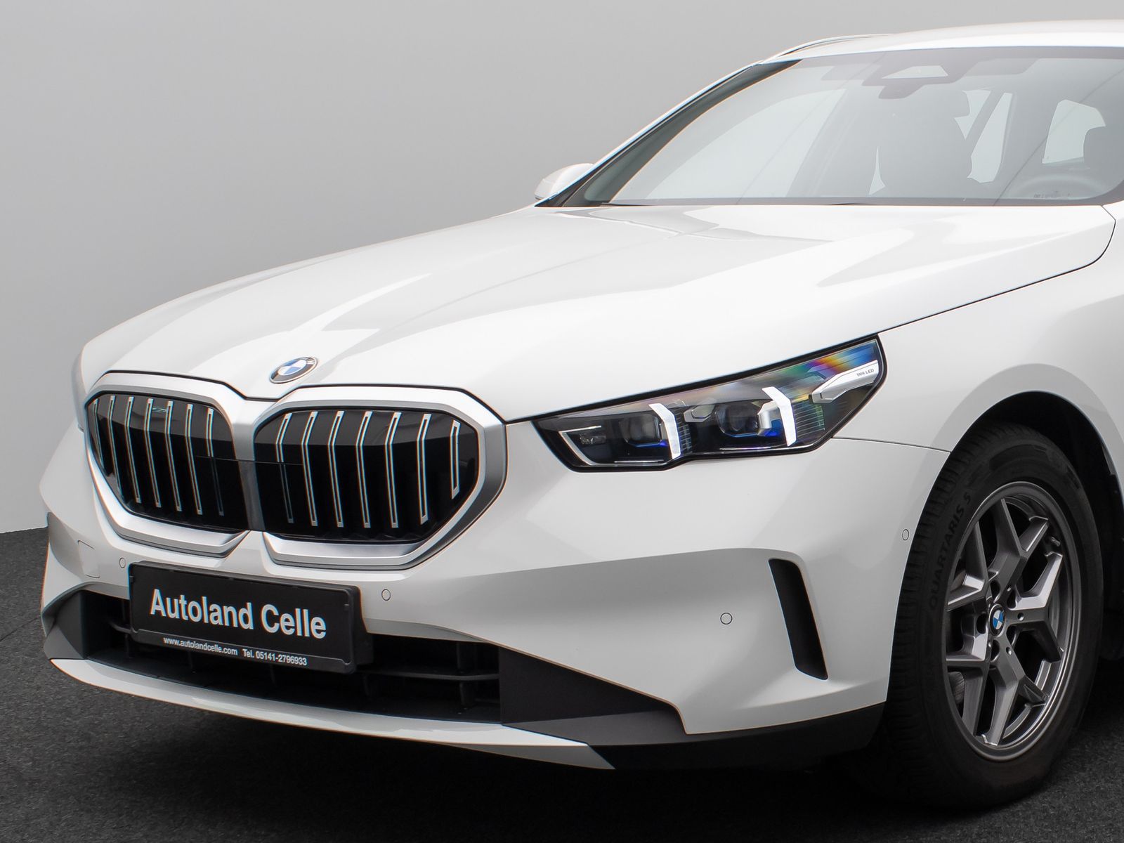 Fahrzeugabbildung BMW 520d Kamera DAB DrivingAssist Alarm LED Sport