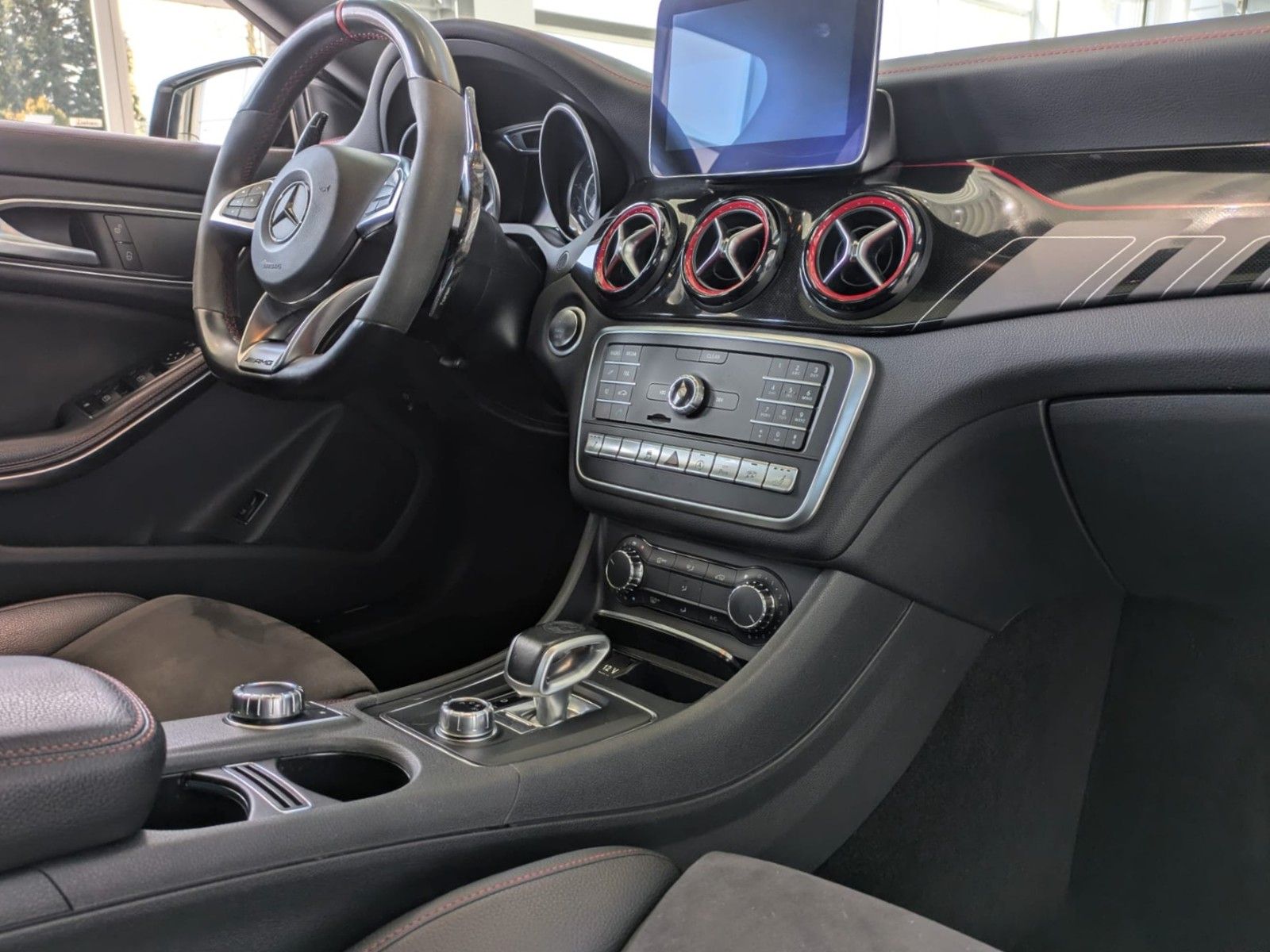 Fahrzeugabbildung Mercedes-Benz CLA 45 AMG PERFORMANCE | PANO| NIGHT| AERO I LED