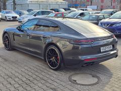 Fahrzeugabbildung Panamera Turbo 4.0-Liter-V8-Biturbo