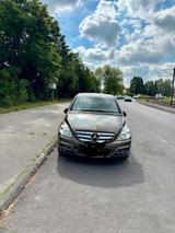 Mercedes-Benz Auto verkaufen - gebrauchte Mercedes-Benz 200 aus dem Jahr 2011
