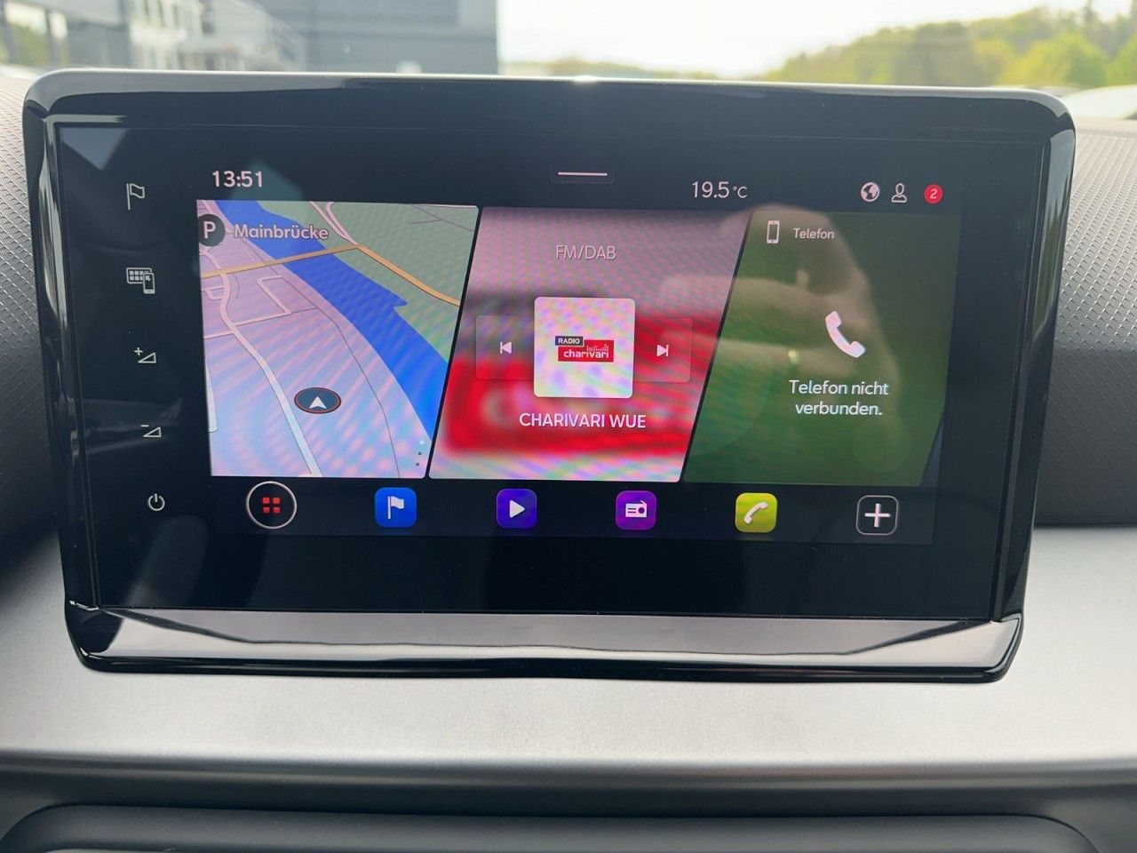 Fahrzeugabbildung SEAT Arona FR Black Edition 1.5 TSI 110 PS DSG - mit KI generiert/bearbeitet
