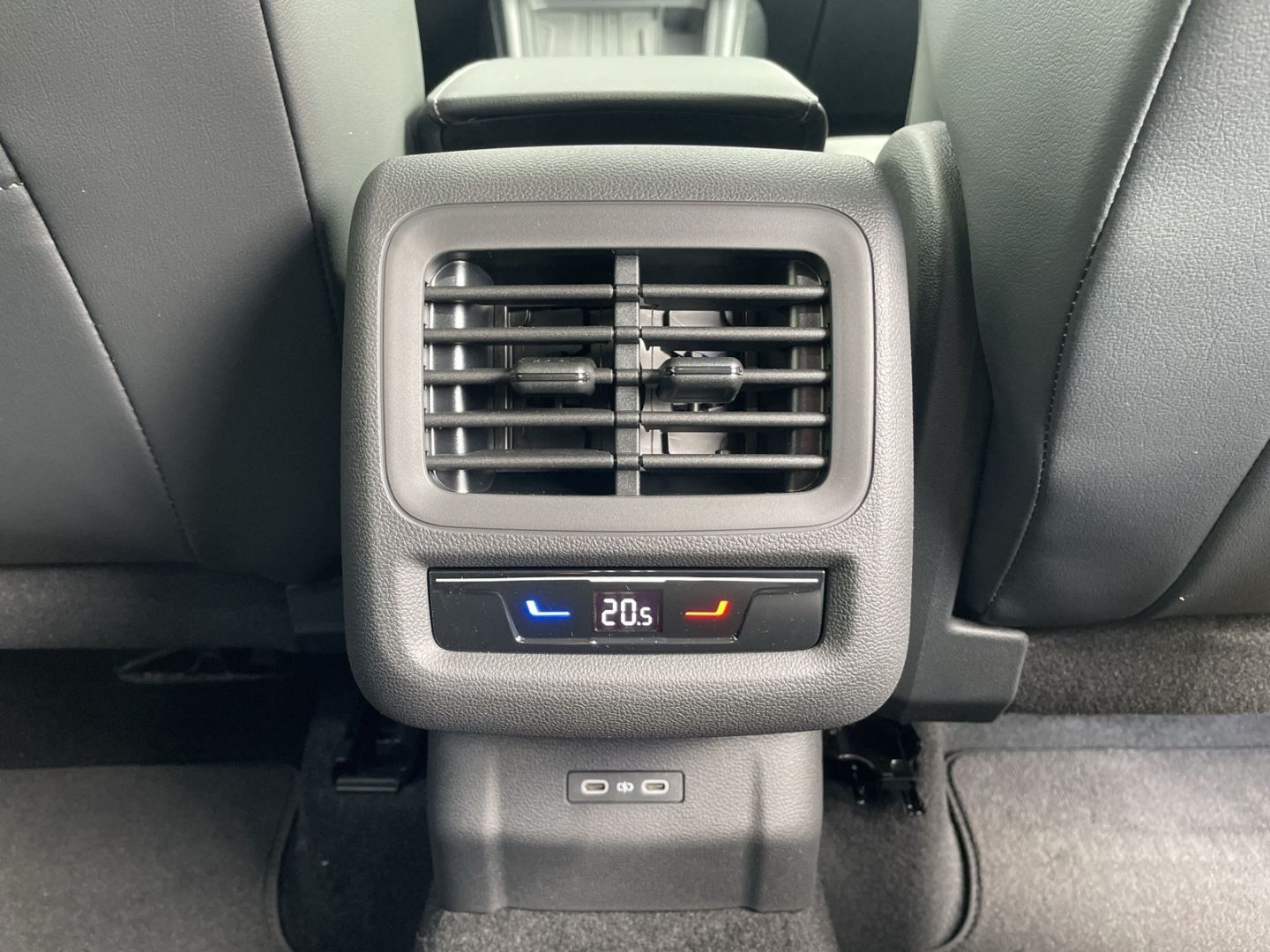 T-Roc Style 1.5 eTSI DSG AHK/Navi/Kamera/Keyless