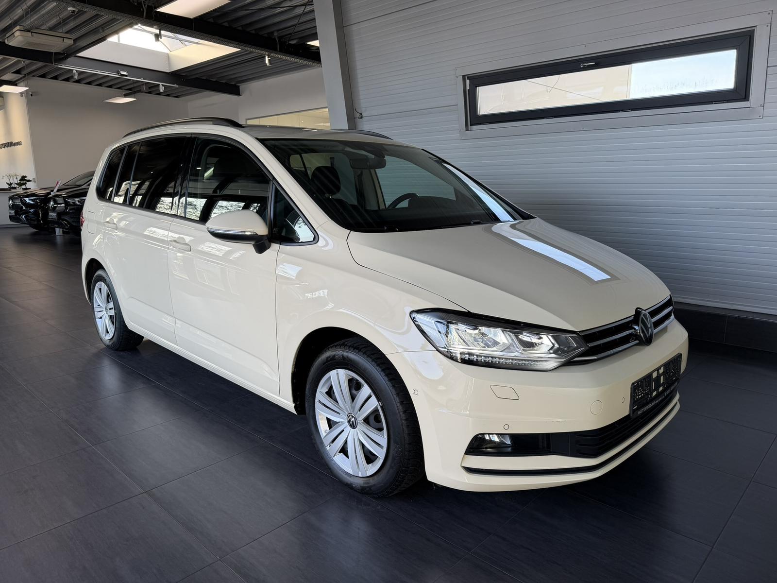 Volkswagen Touran 2.0 TDI DSG|7-Sitzer|Navi|LED|Kamera
