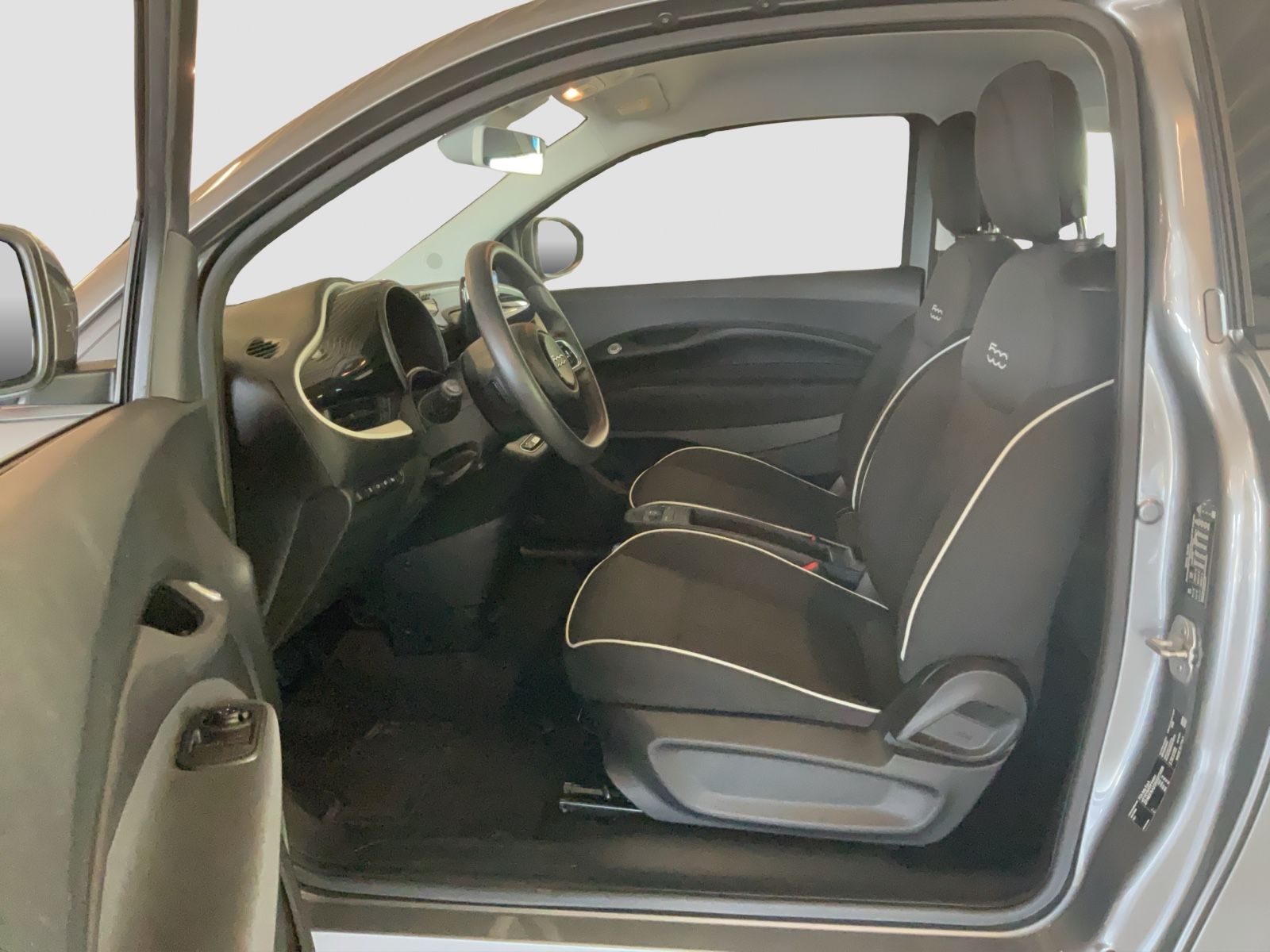 Fahrzeugabbildung Fiat 500e Action Radio + Winter Paket