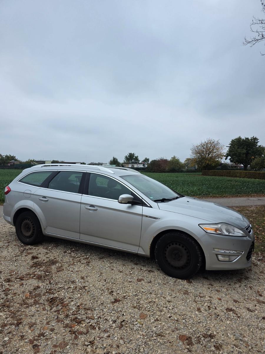 Ford Mondeo 2012 — interior