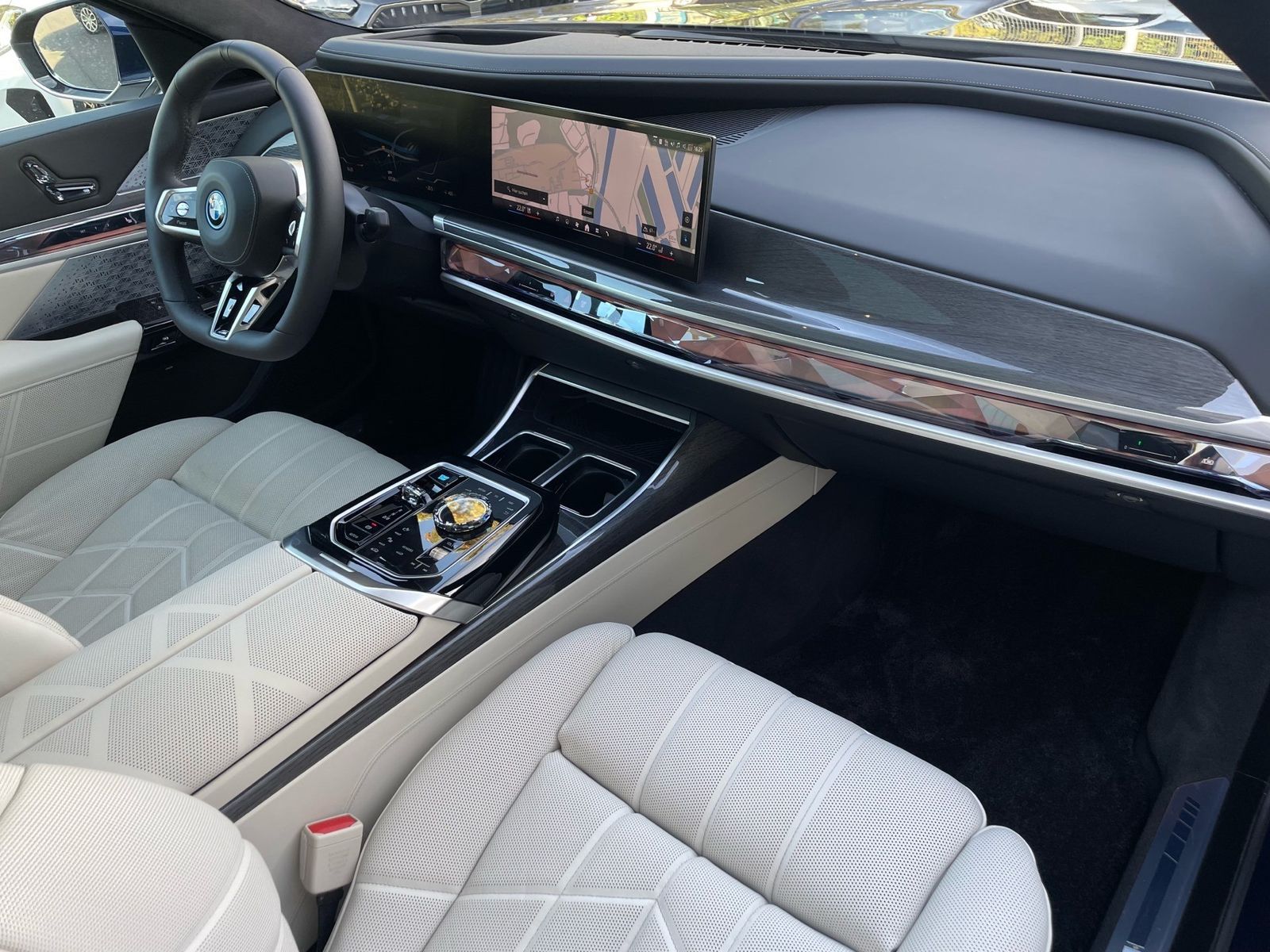BMW i7 xDrive60 Limo M Sport Execu.Lou.Sit. elTür foto 5