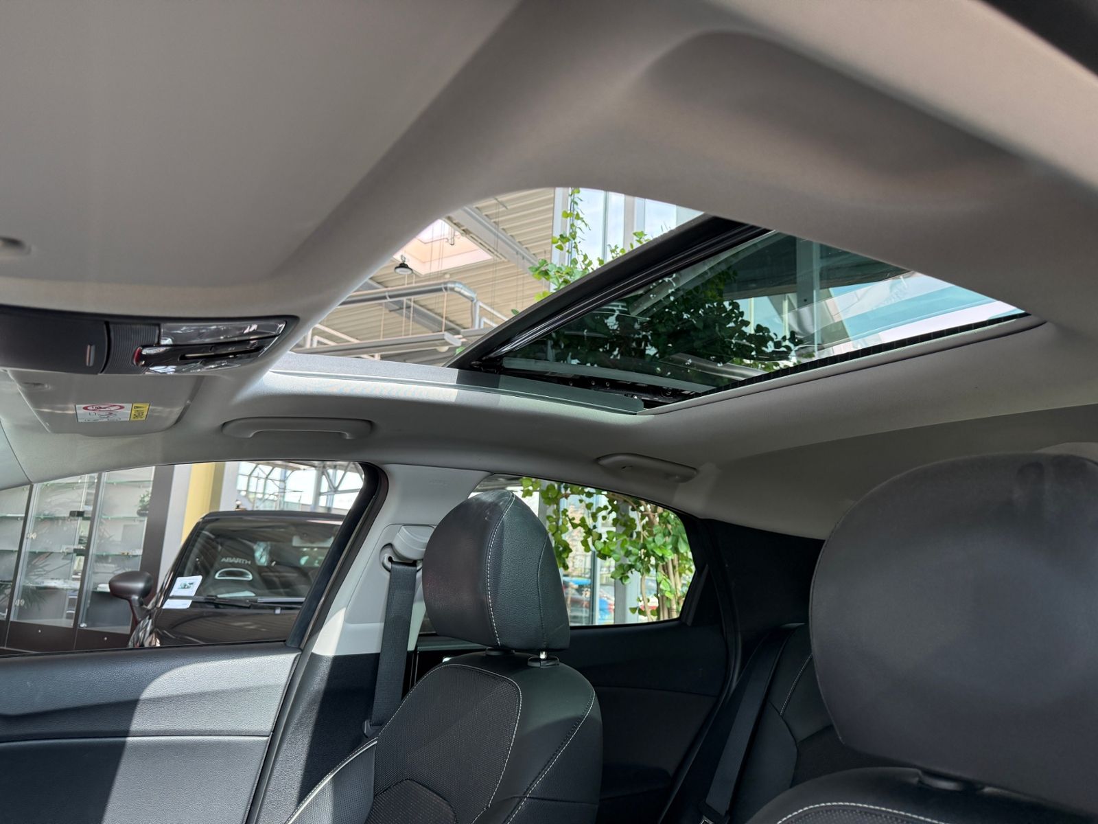 Fahrzeugabbildung Kia XCeed Platinum Edition PANO LEDER LED NAV SHZ