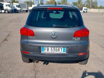 Volkswagen Tiguan - 5