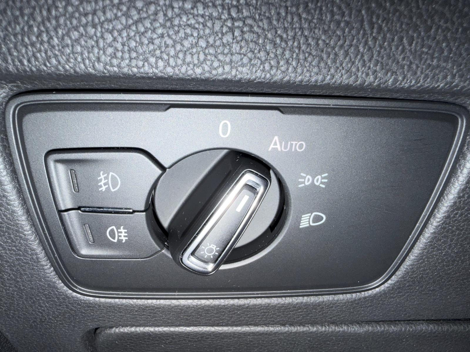 Volkswagen Passat LED Navi Massage AHK Kamera Alu, миниатюра 26
