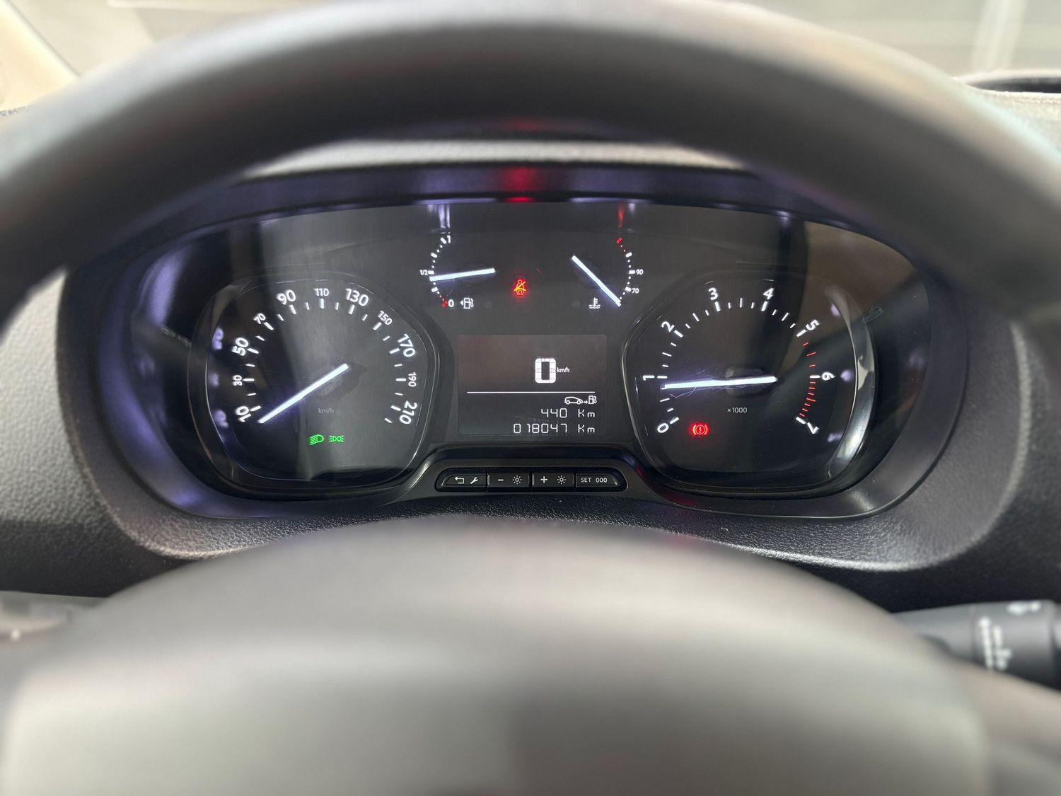 Fahrzeugabbildung Opel Vivaro Edition 2.0 XL L3 Kasten #Klima#Tempomat