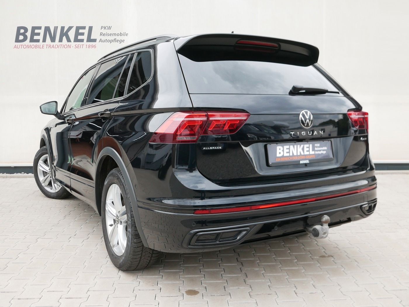 Fahrzeugabbildung Volkswagen Tiguan Allspace 2.0 4x4 R-Line NEU75T 7-Sitze AH