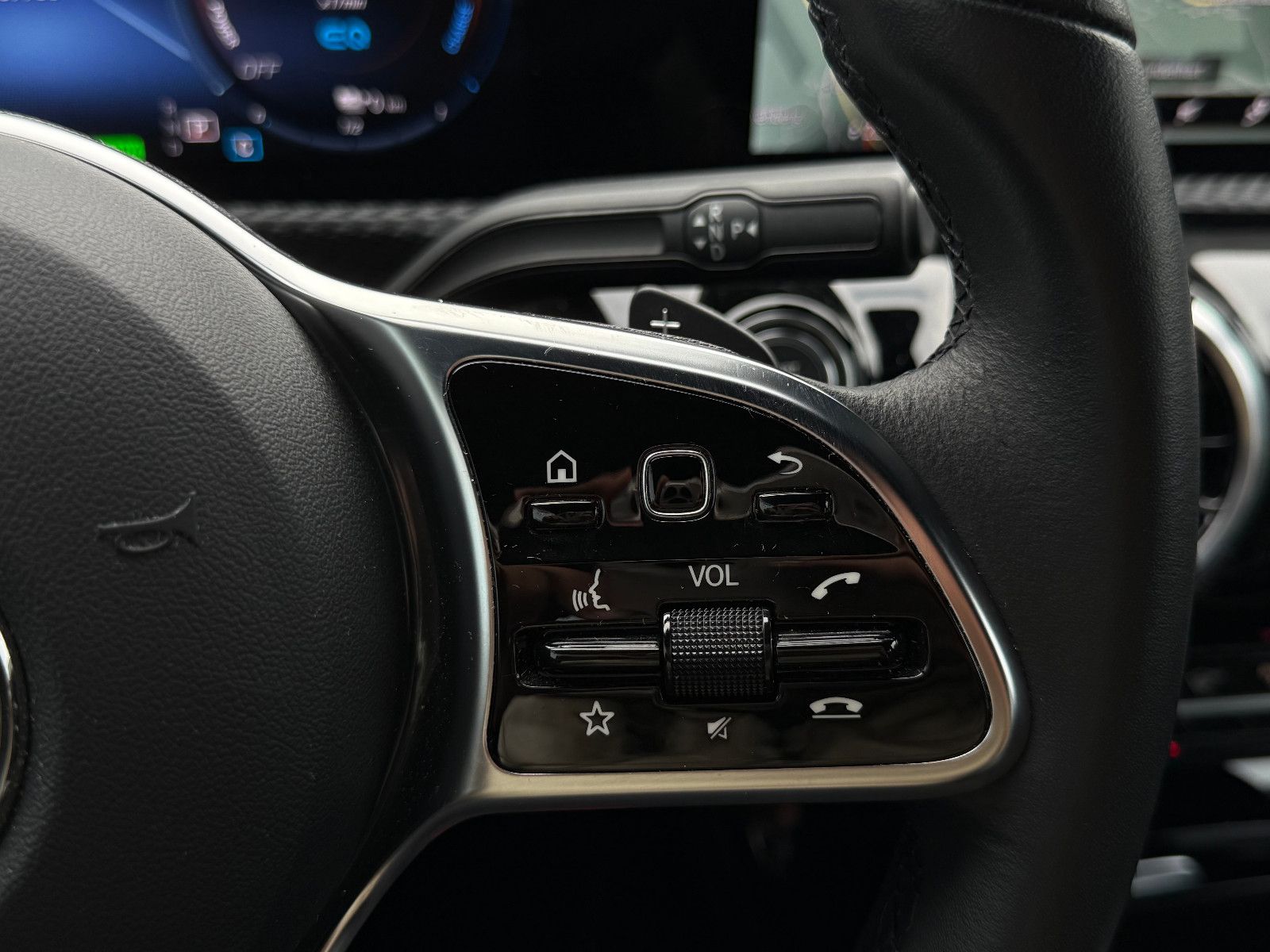 Fahrzeugabbildung Mercedes-Benz CLA 250 e Hybrid Aut DAB GRA Navi LED Kamera SHZ