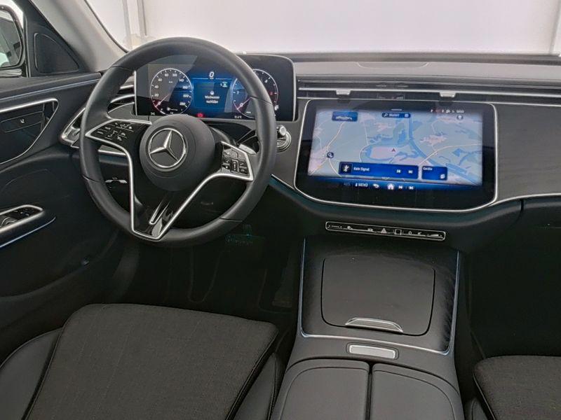 Mercedes-Benz E 220 d AVANTGARDE|LED|PANO|DISTR|LHZ+SHZ|KAM