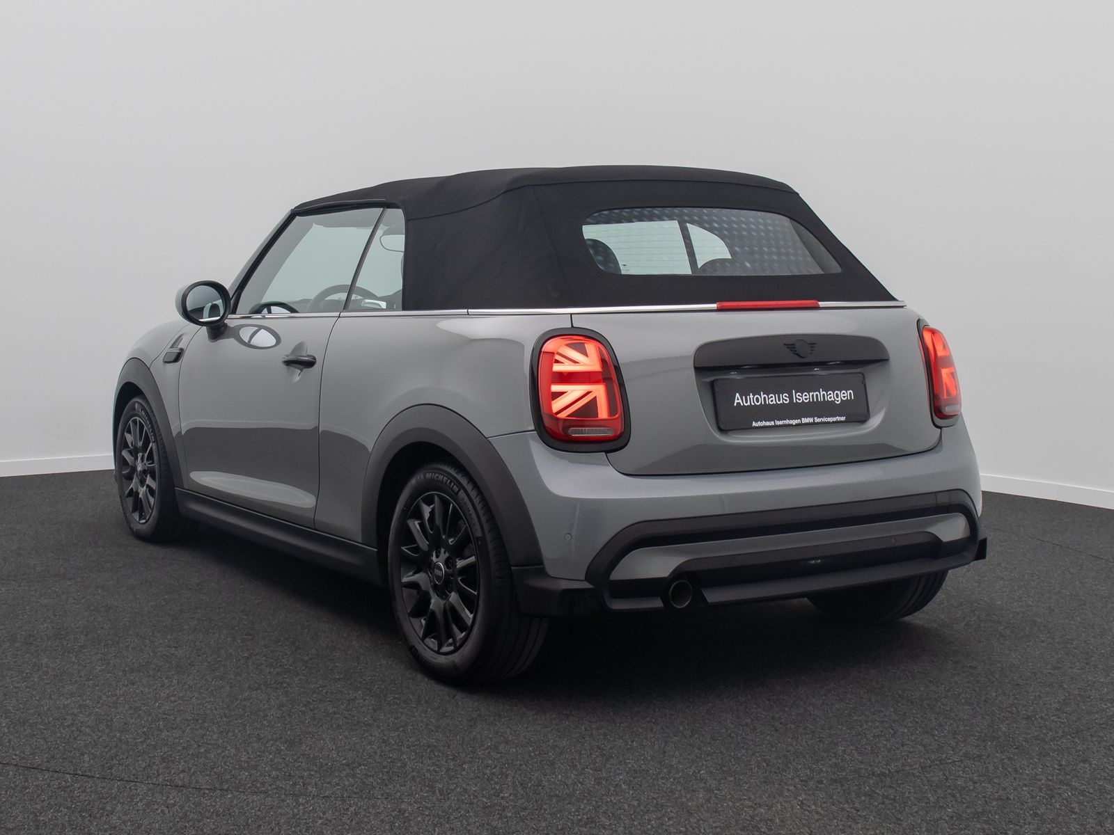 Fahrzeugabbildung MINI One Cabrio Classic Trim Komfort DAB Leder Sport