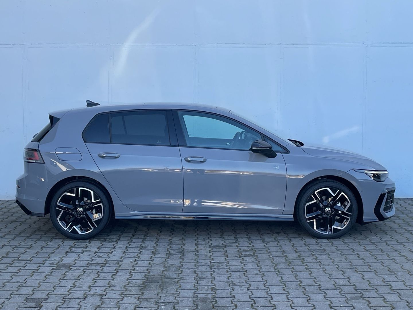 Golf VIII R-Line 2.0TDI DSG H&K/AHK/Pano/HUD/Nav