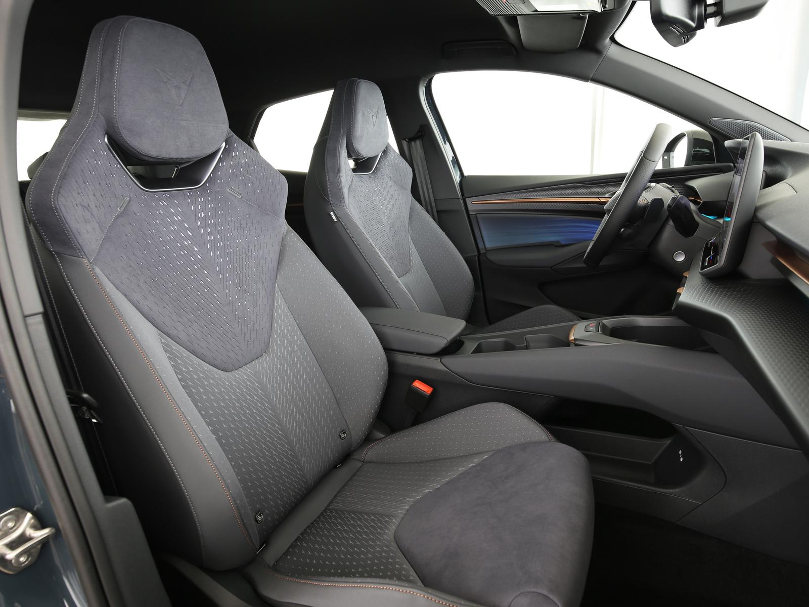 Cupra Raval Endurance 211 PS  52 kWh Dynamic Plus  LED