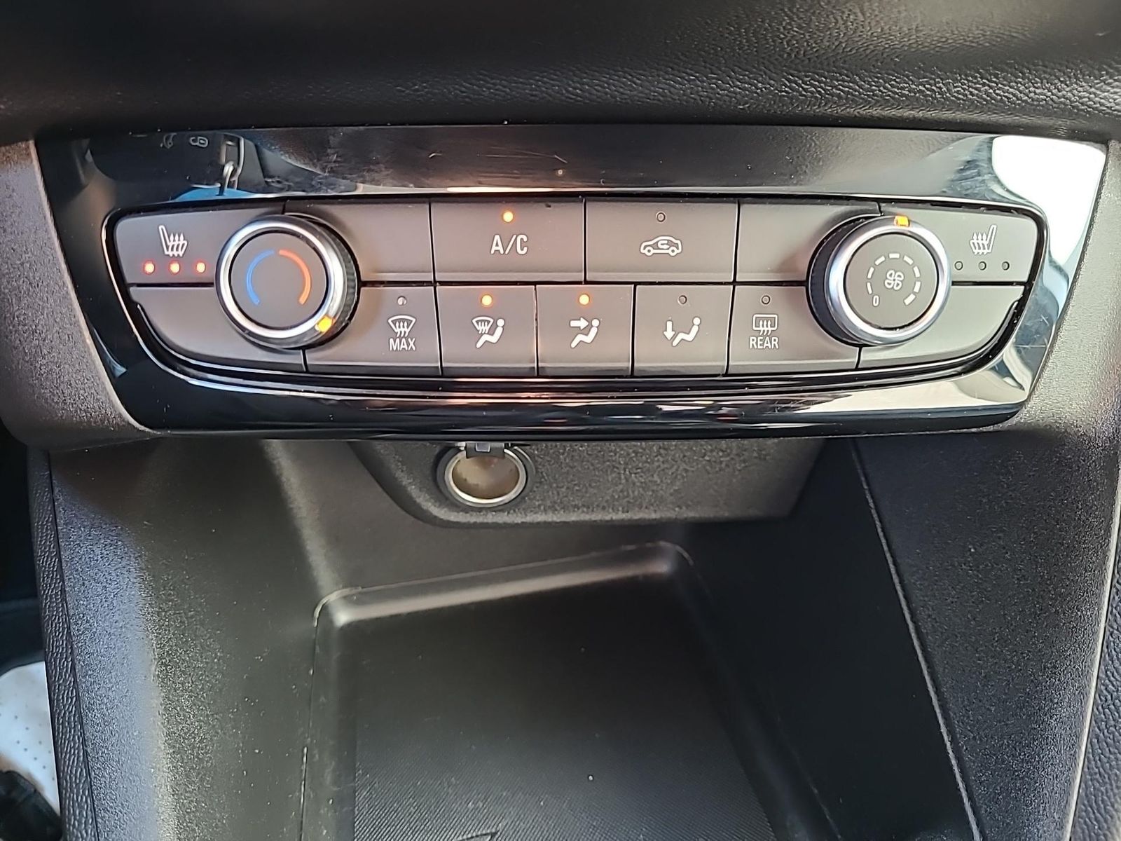 Fahrzeugabbildung Opel Corsa F Edition #SHZ+PDC+LANEASSIST+CARPLAY+