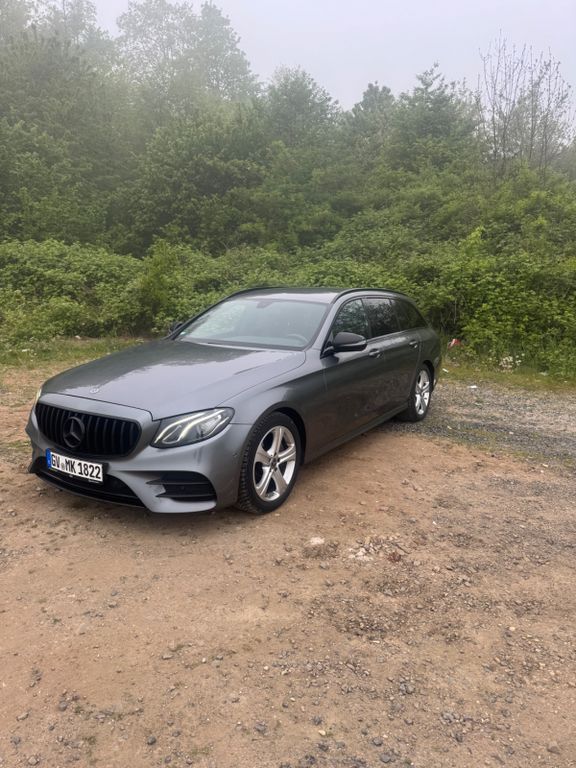 Image of Mercedes-Benz E 200