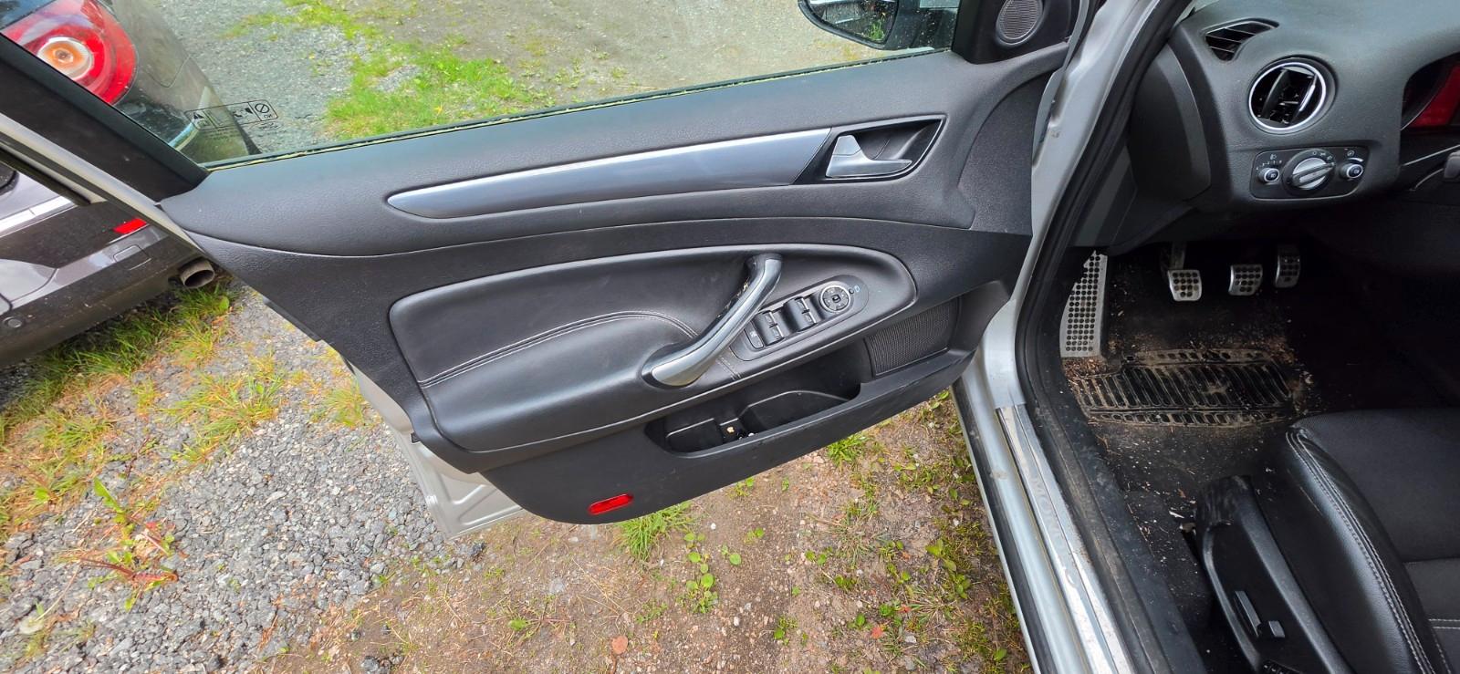 Ford Mondeo 2011 — photo 12
